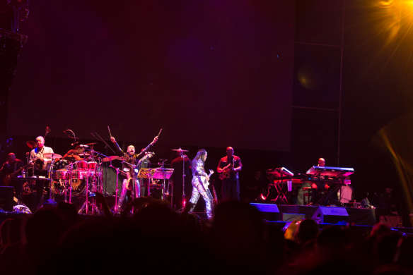 Earth Wind and Fire-3